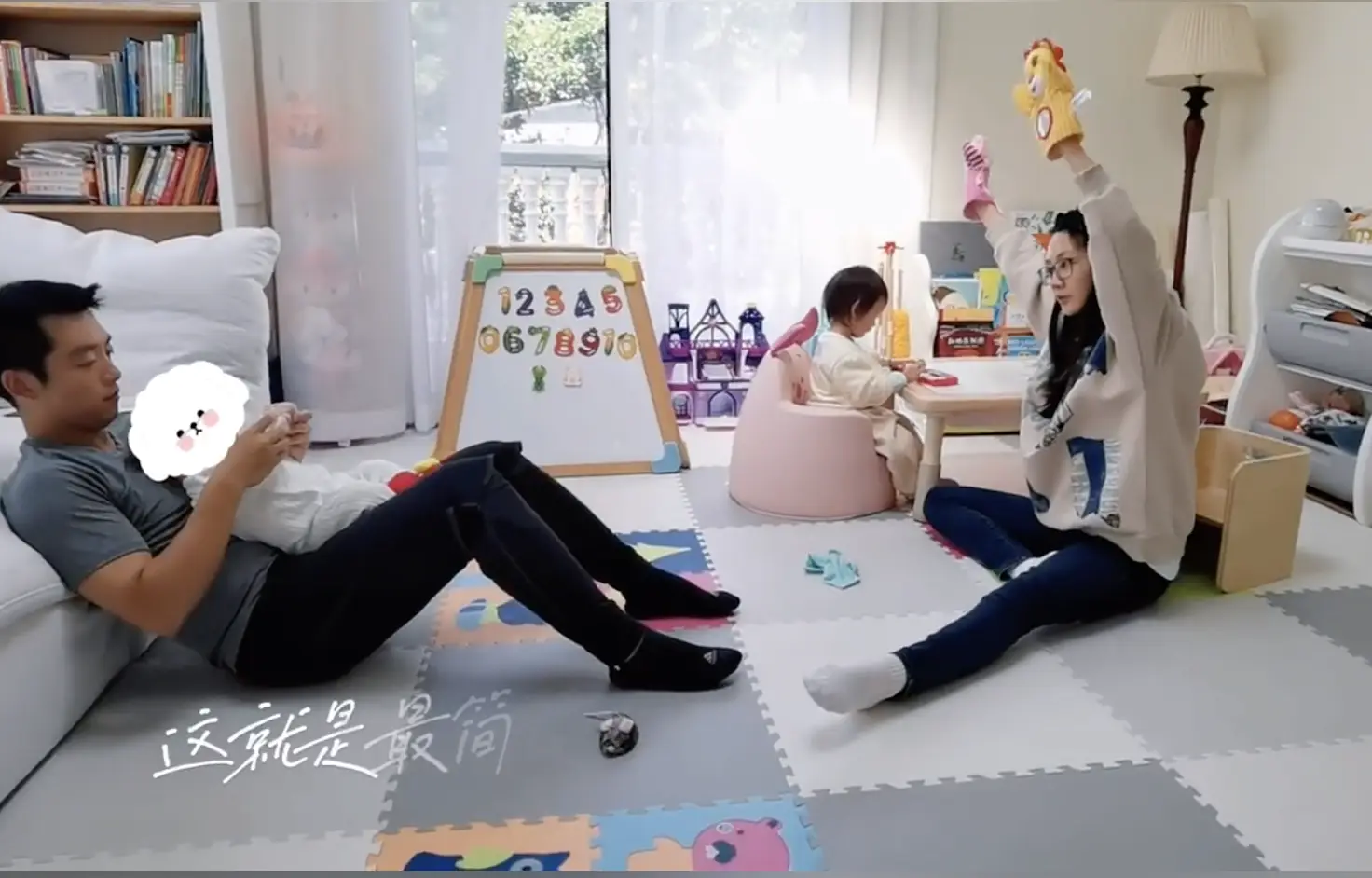 苗苗郑恺婚戒_郑恺跟苗苗拍婚纱照是真的吗_郑恺帮苗苗选婚纱