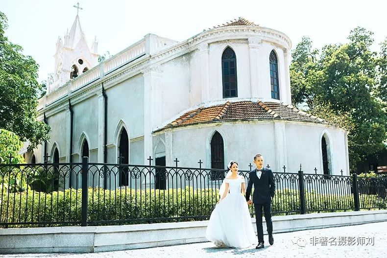 婚纱照红色礼服大气_婚纱红色_红色晚礼服婚纱照内景