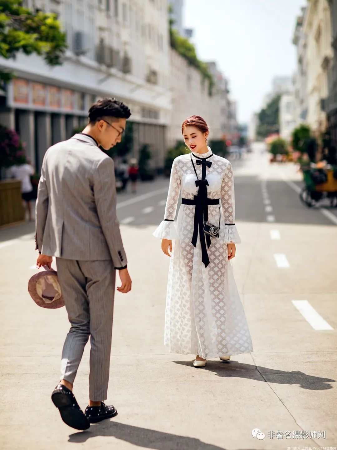 婚纱红色_红色晚礼服婚纱照内景_婚纱照红色礼服大气