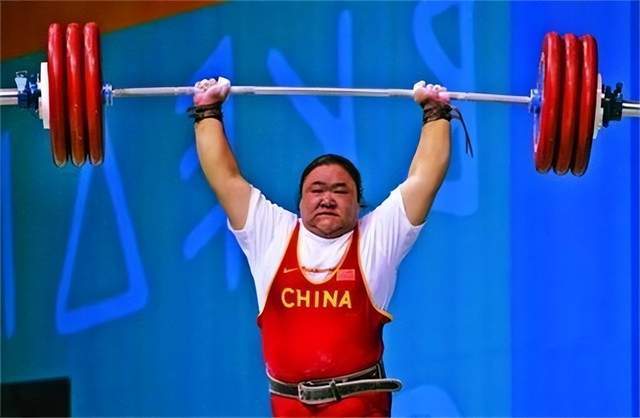 100公斤举重世界冠军_举重冠军世界记录_举重冠军世界