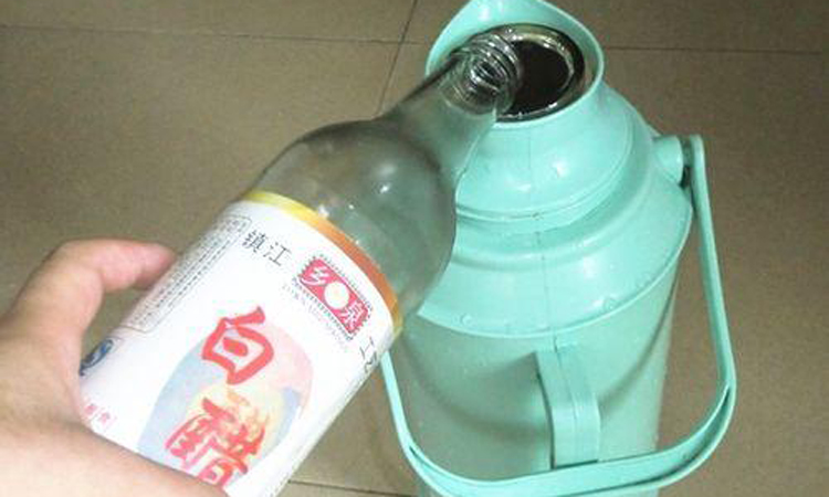 水垢怎么能整掉_水垢方法_生活小窍门水垢