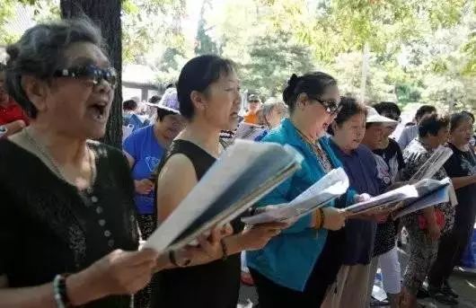 游泳技巧方法有哪些_游泳的技巧与方法_游泳技巧方法图解