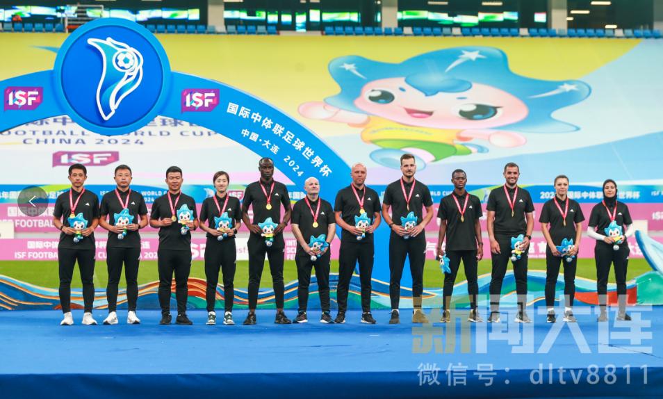 视频足球舞冠军完整版是谁唱的_视频足球舞冠军完整版是真的吗_我们是冠军足球舞视频完整版