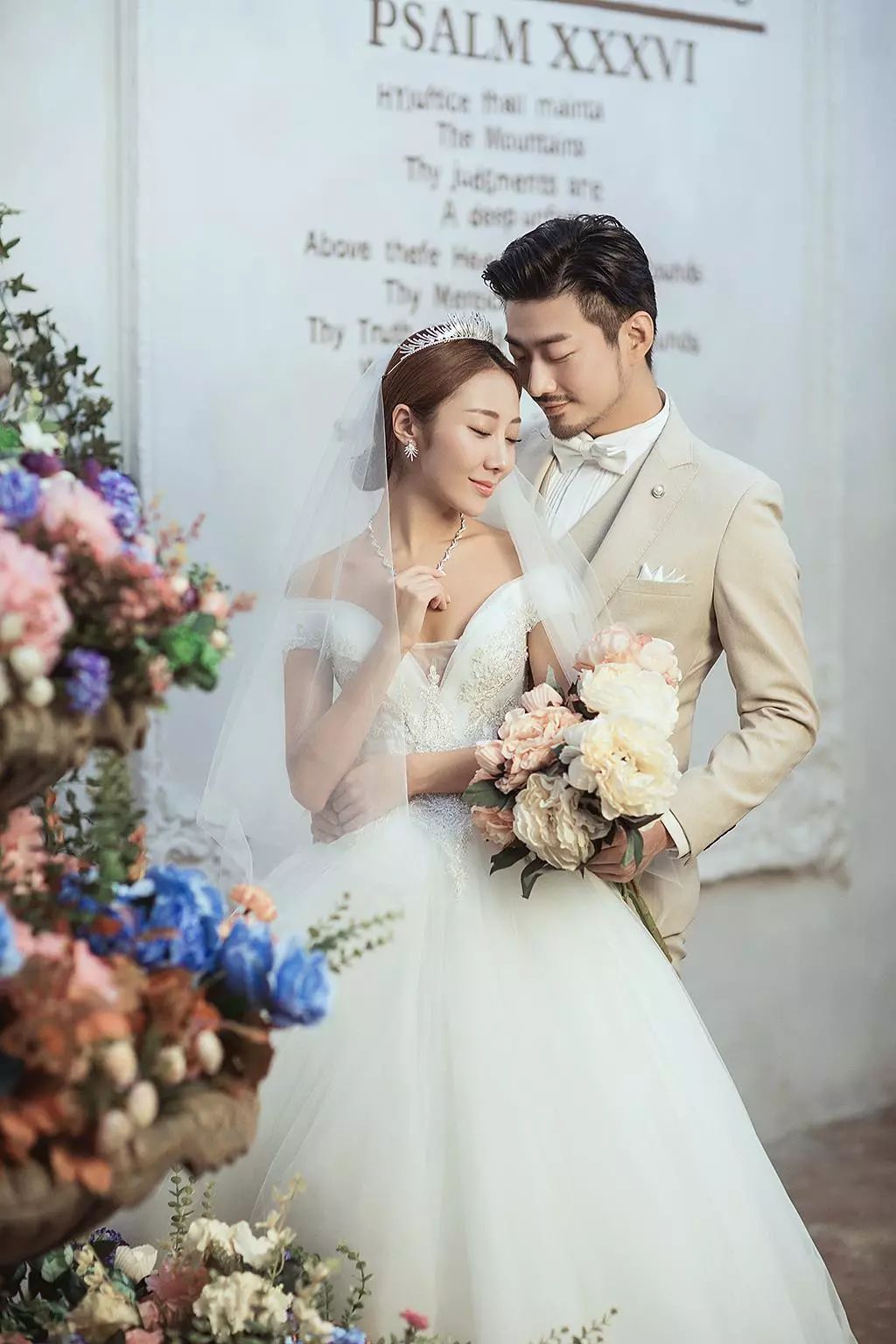 沙漠婚纱照多少钱_沙漠婚纱照准备什么_婚纱照沙漠拍摄风格