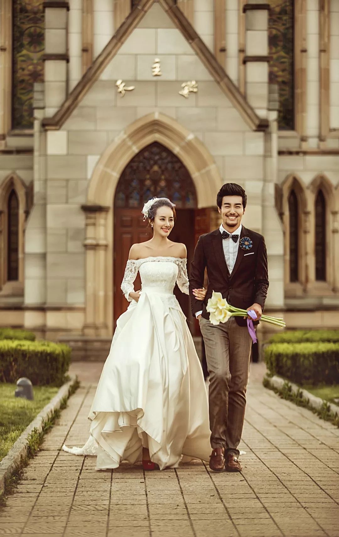 沙漠婚纱照多少钱_沙漠婚纱照准备什么_婚纱照沙漠拍摄风格