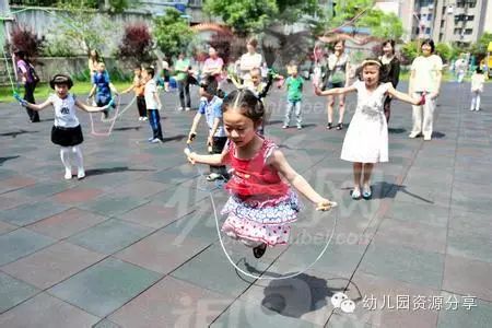 游泳婴儿技巧培养方法视频_游泳婴儿技巧培养方法有哪些_培养婴儿游泳的方法和技巧