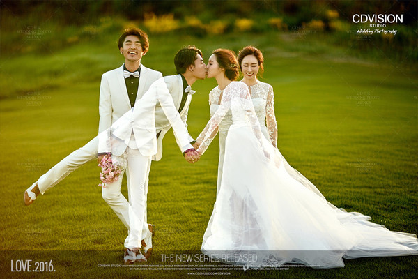 结婚拍外景婚纱照_婚纱照外景拍什么风格好看_婚纱照外景照