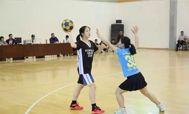中国大学足球队比赛规则_大学足球竞赛规程_大学足球赛事