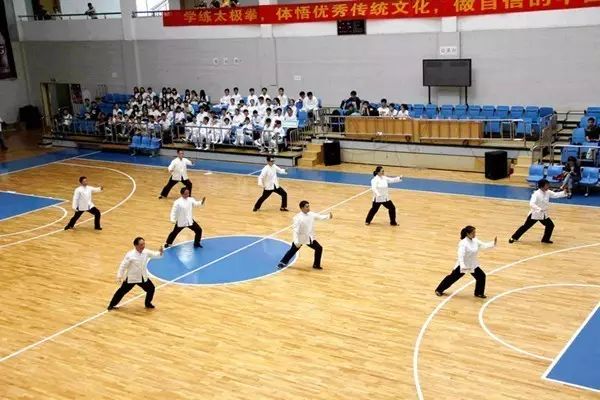 中国大学足球队比赛规则_大学足球赛事_大学足球竞赛规程