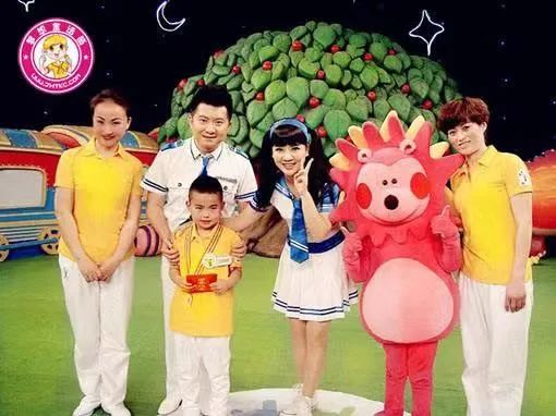 夫妻相处卡通视频_夫妻卡通人物_夫妻卡通画像