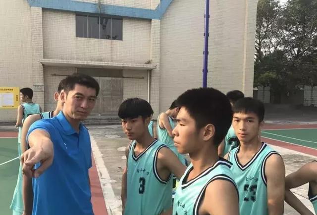 2020年大学生篮球联赛冠军_江门大学篮球比赛冠军_全国大学生篮球冠军