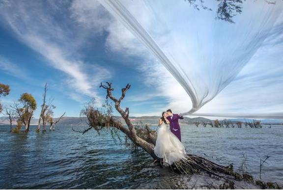 照婚纱外景好看吗_照婚纱照外景_照婚纱照外景那好