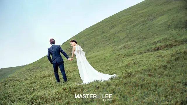 照婚纱照外景_照婚纱照外景那好_拍婚纱照选什么外景比较好