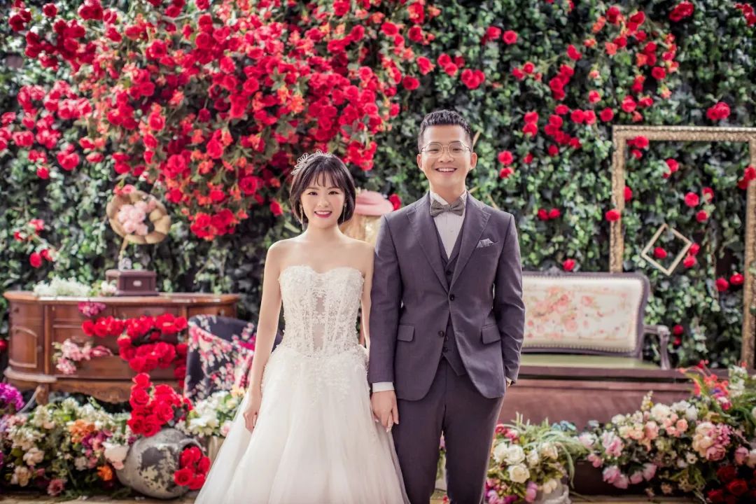 婚纱照室内拍摄_室内婚纱照准备工作内容_婚纱室内照片