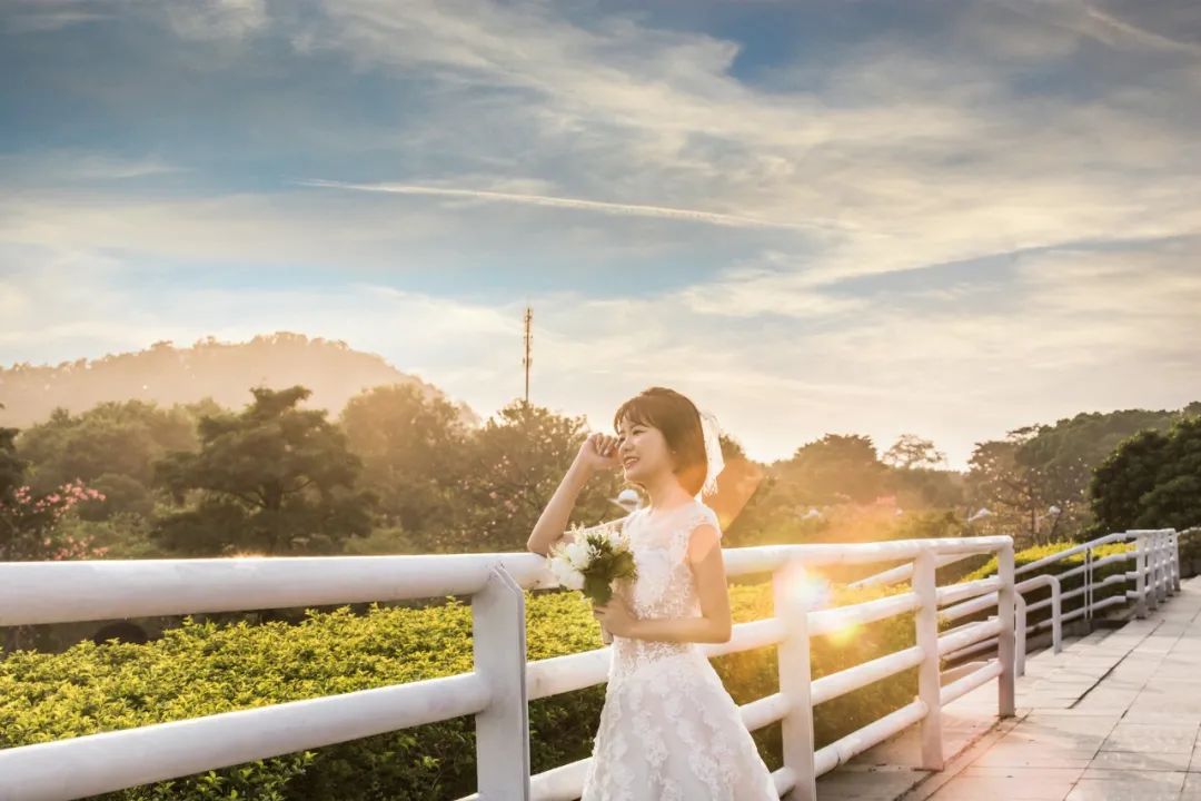 婚纱照室内拍摄_室内婚纱照准备工作内容_婚纱室内照片