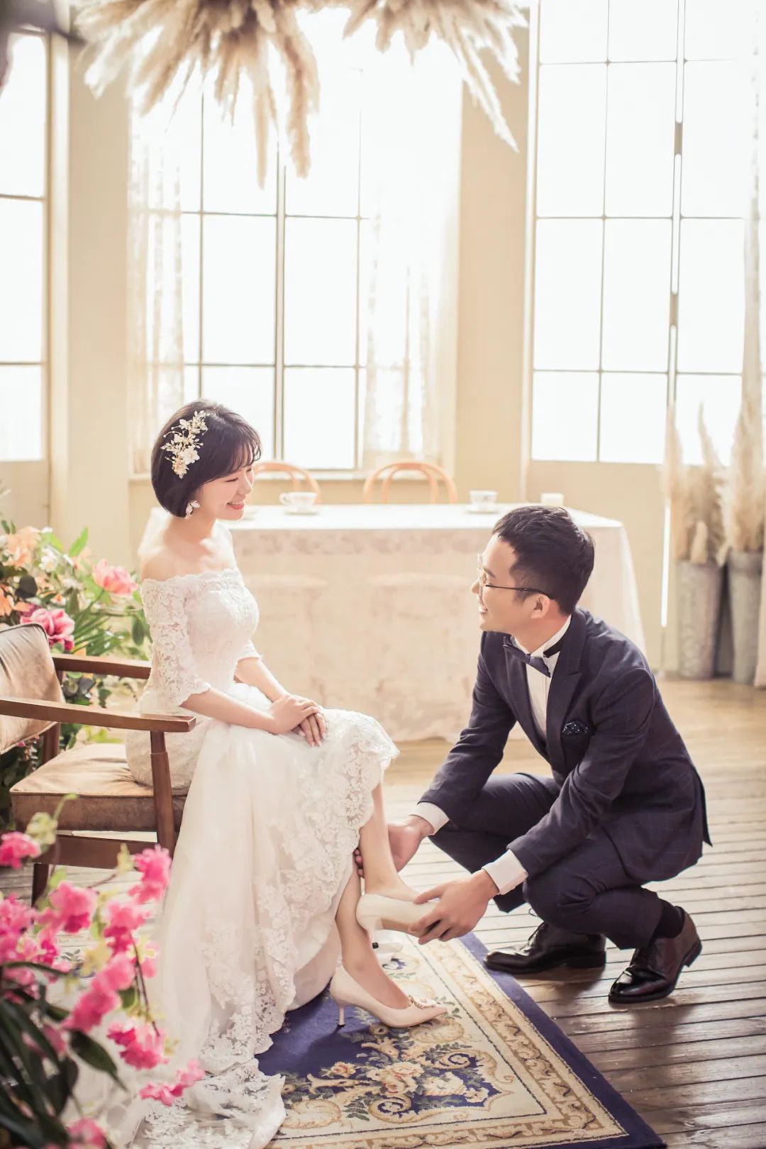 婚纱照室内拍摄_室内婚纱照准备工作内容_婚纱室内照片