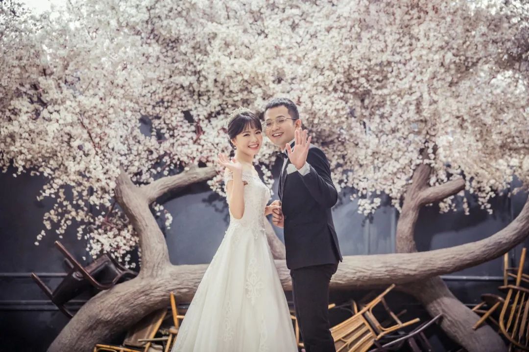 婚纱照室内拍摄_室内婚纱照准备工作内容_婚纱室内照片