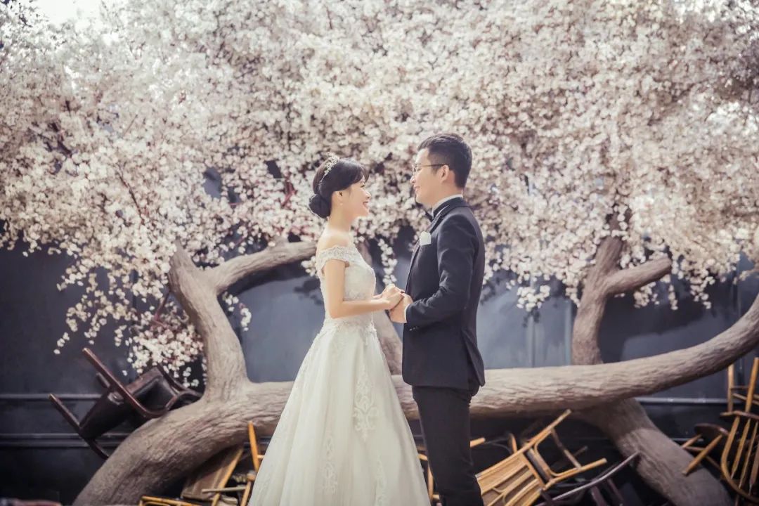 婚纱室内照片_婚纱照室内拍摄_室内婚纱照准备工作内容