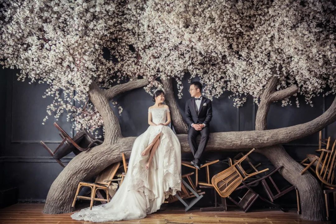 婚纱室内照片_室内婚纱照准备工作内容_婚纱照室内拍摄