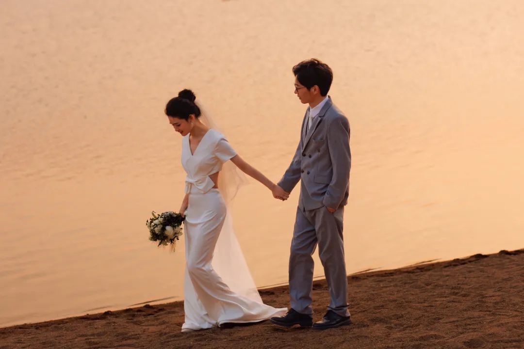 婚纱室内照片_室内婚纱照准备工作内容_婚纱照室内拍摄