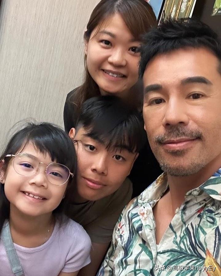 足球冠军获儿子奖的是谁_儿子获足球冠军_足球运动员儿子