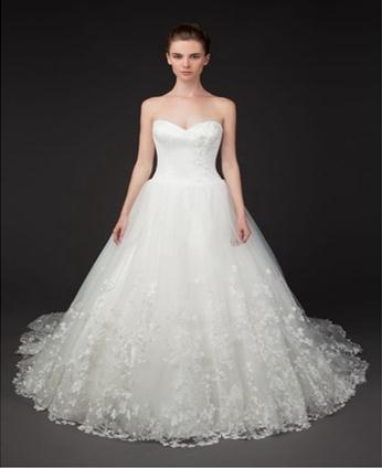 拍婚纱照的鞋子粗跟拖鞋_婚纱里面穿拖鞋_婚纱鞋子粗拖鞋照拍好看吗