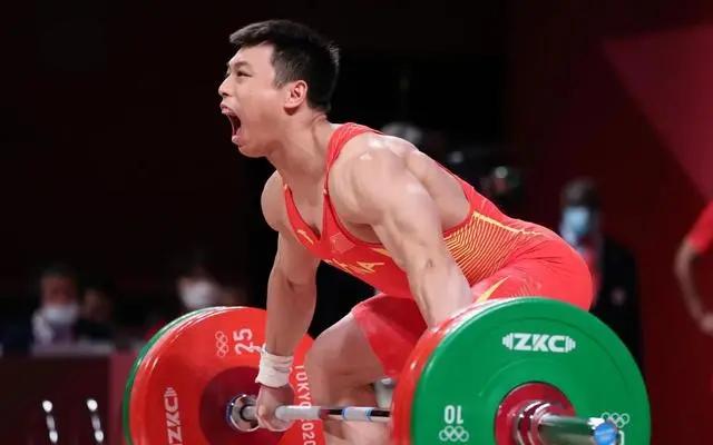 退役举重冠军世界后是谁_举重世界冠军退役后_退役的举重冠军