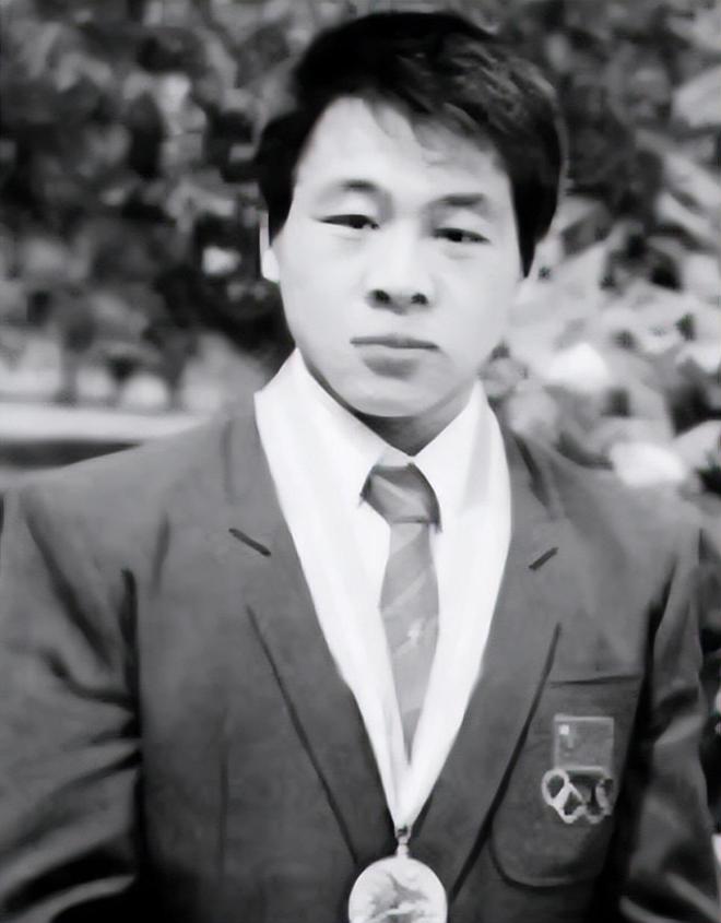 举重世界冠军退役后_举重退役选手_退役举重冠军世界后有多少人
