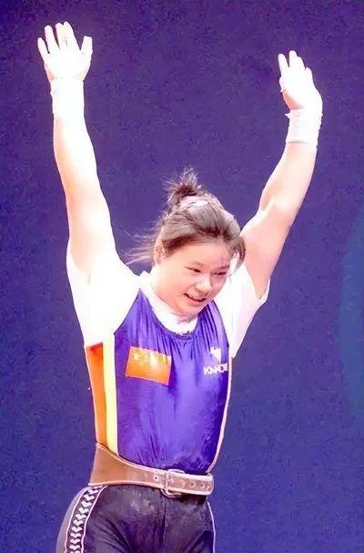 举重冠军退役后的悲惨_举重世界冠军退役后_退役的举重冠军