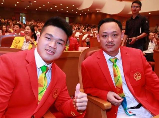 退役举重冠军世界后有多少人_举重世界冠军退役后_举重冠军退役后的悲惨