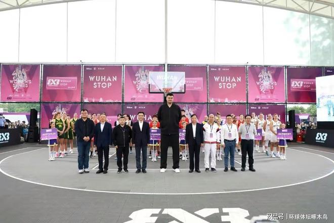 中国篮球冠军叫什么名字_中国篮球队拿冠军_篮球队冠军拿中国队的是谁