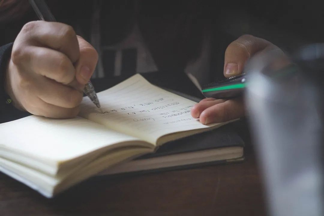 篮球规则讲解初三学生图片_篮球里面的初三_初三篮球比赛