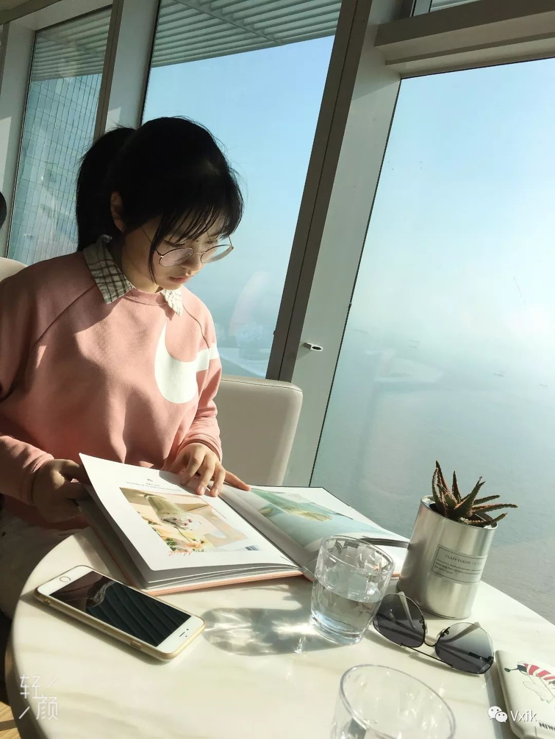 内景复古婚纱照黑_婚纱复古造型_复古黑色婚纱照