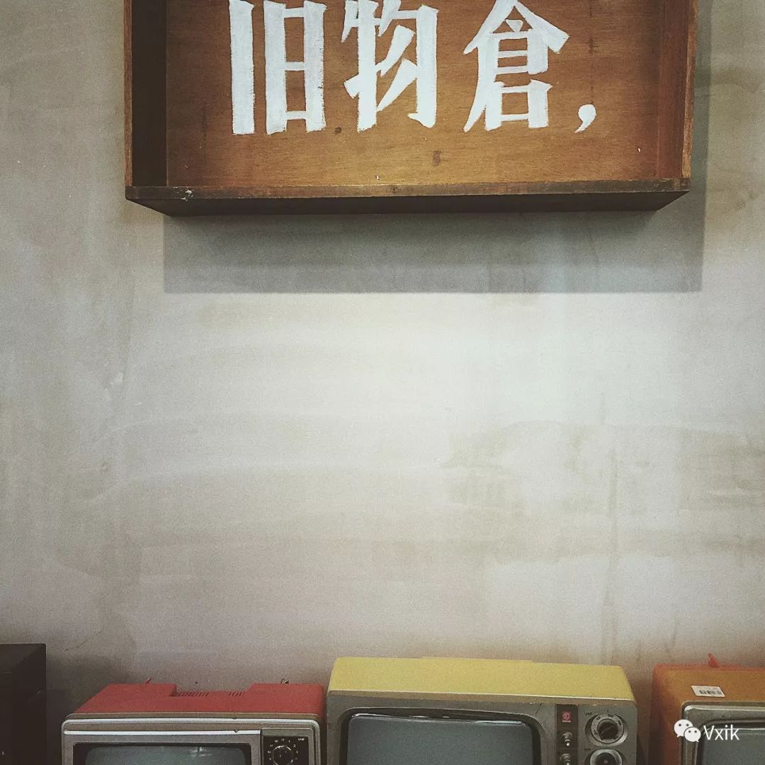 婚纱复古造型_复古黑色婚纱照_内景复古婚纱照黑