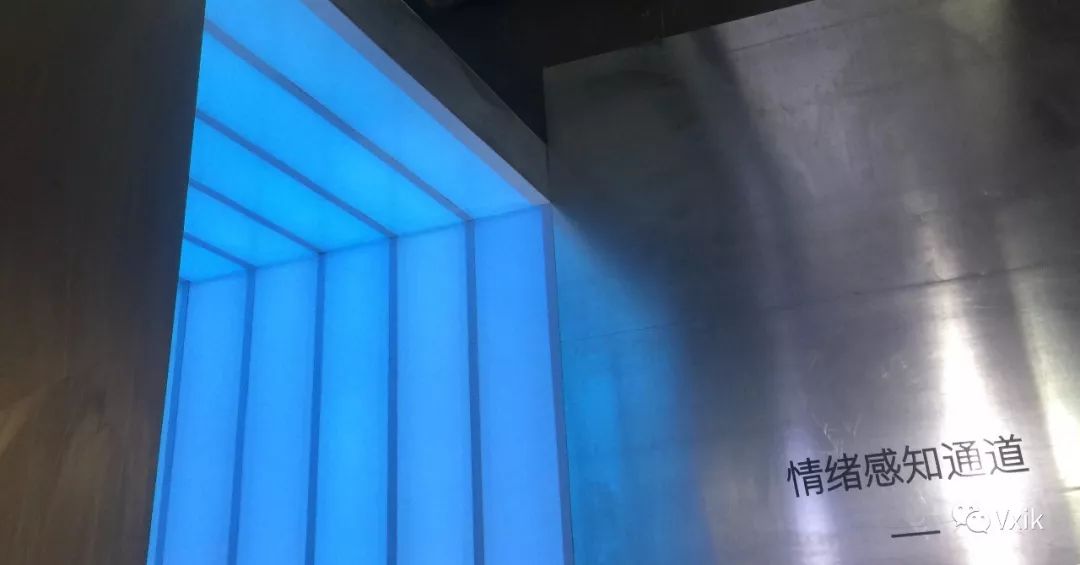 内景复古婚纱照黑_复古黑色婚纱照_婚纱复古造型