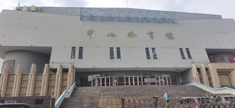 世界足球五人制比赛规则_五人足球比赛规则简介_五人足球竞赛规则