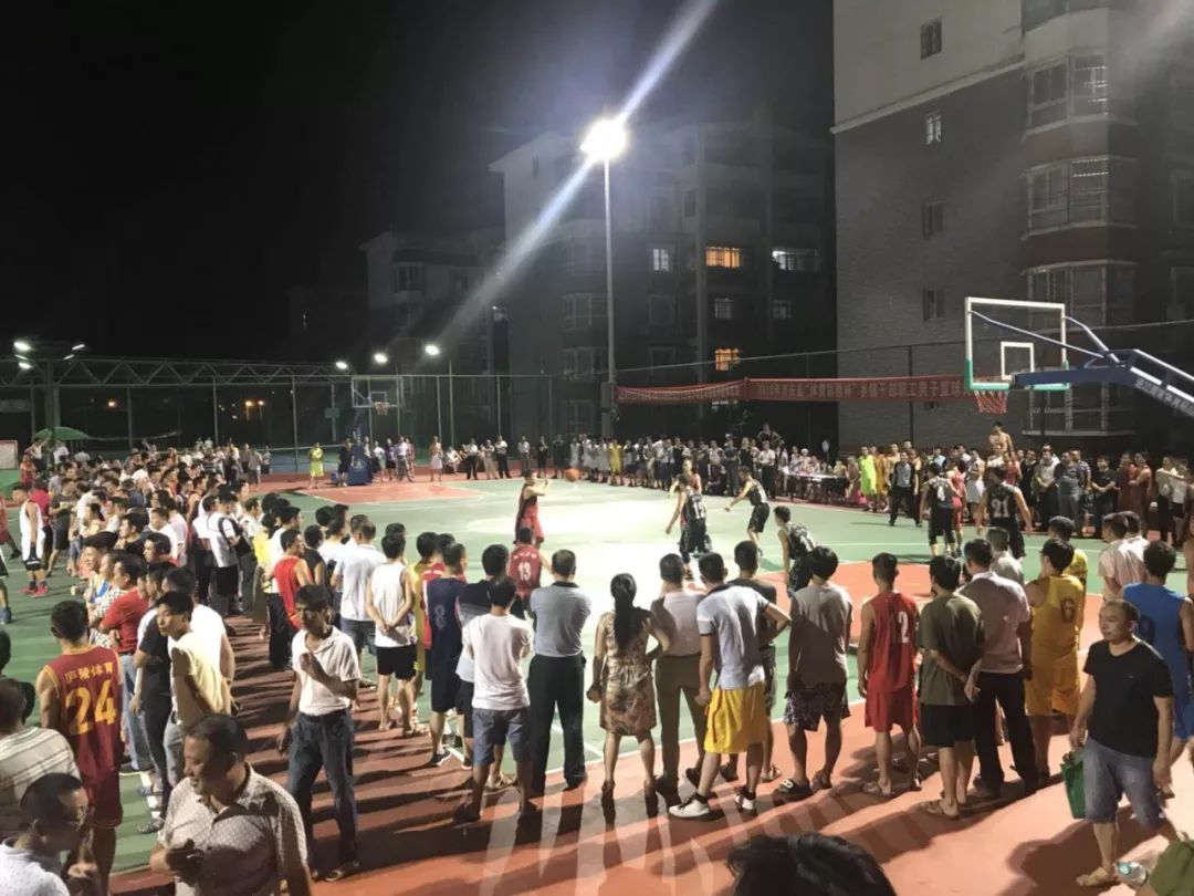 篮球赛冠军_达依乡第一届篮球赛冠军_篮球乡赛冠军达人是谁