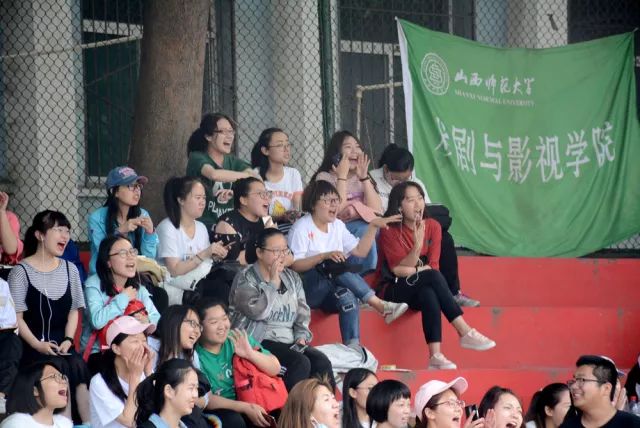 高中运动会跑步多少米_高中生运动_高中运动会慢速版