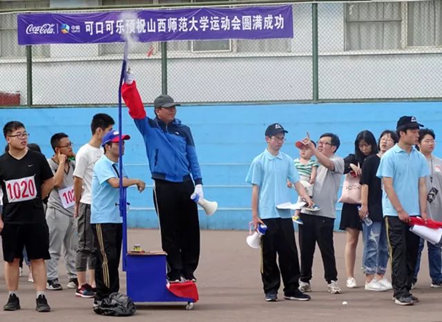 高中生运动_高中运动会跑步多少米_高中运动会慢速版