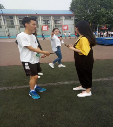 高中运动会跑步多少米_高中生运动_高中运动会慢速版