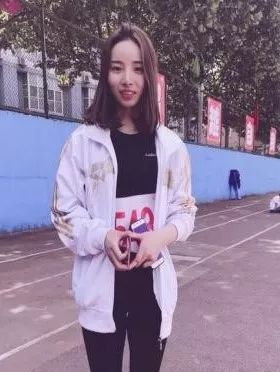 高中生运动_高中运动会跑步多少米_高中运动会慢速版