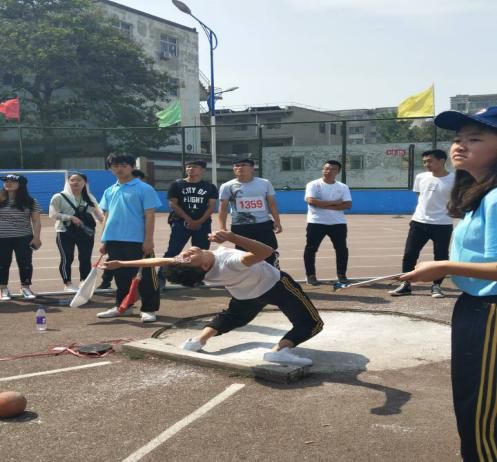 高中生运动_高中运动会跑步多少米_高中运动会慢速版