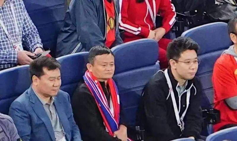 足球冠军奖杯含金量_足球联赛冠军奖金_足球各赛事冠军奖金给球员多少