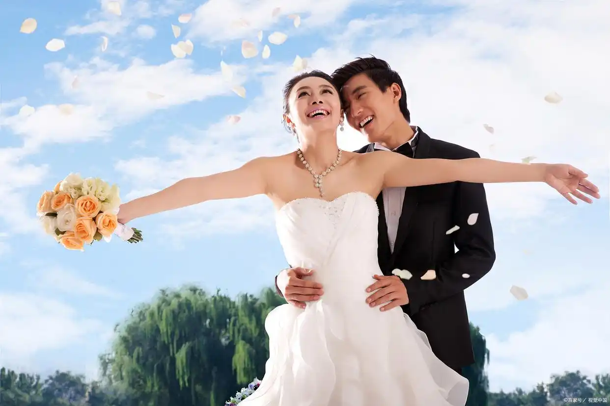 婚纱的照片大全_拍婚纱照内景华丽图片大全_婚纱实景