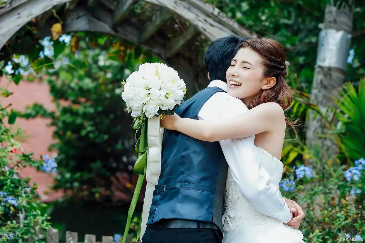 拍婚纱照内景华丽图片大全_婚纱的照片大全_婚纱实景
