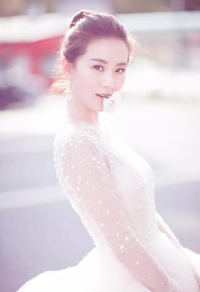 乌镇拍婚纱照多少钱_乌镇婚礼外景婚纱照_乌镇婚俗博物馆拍照
