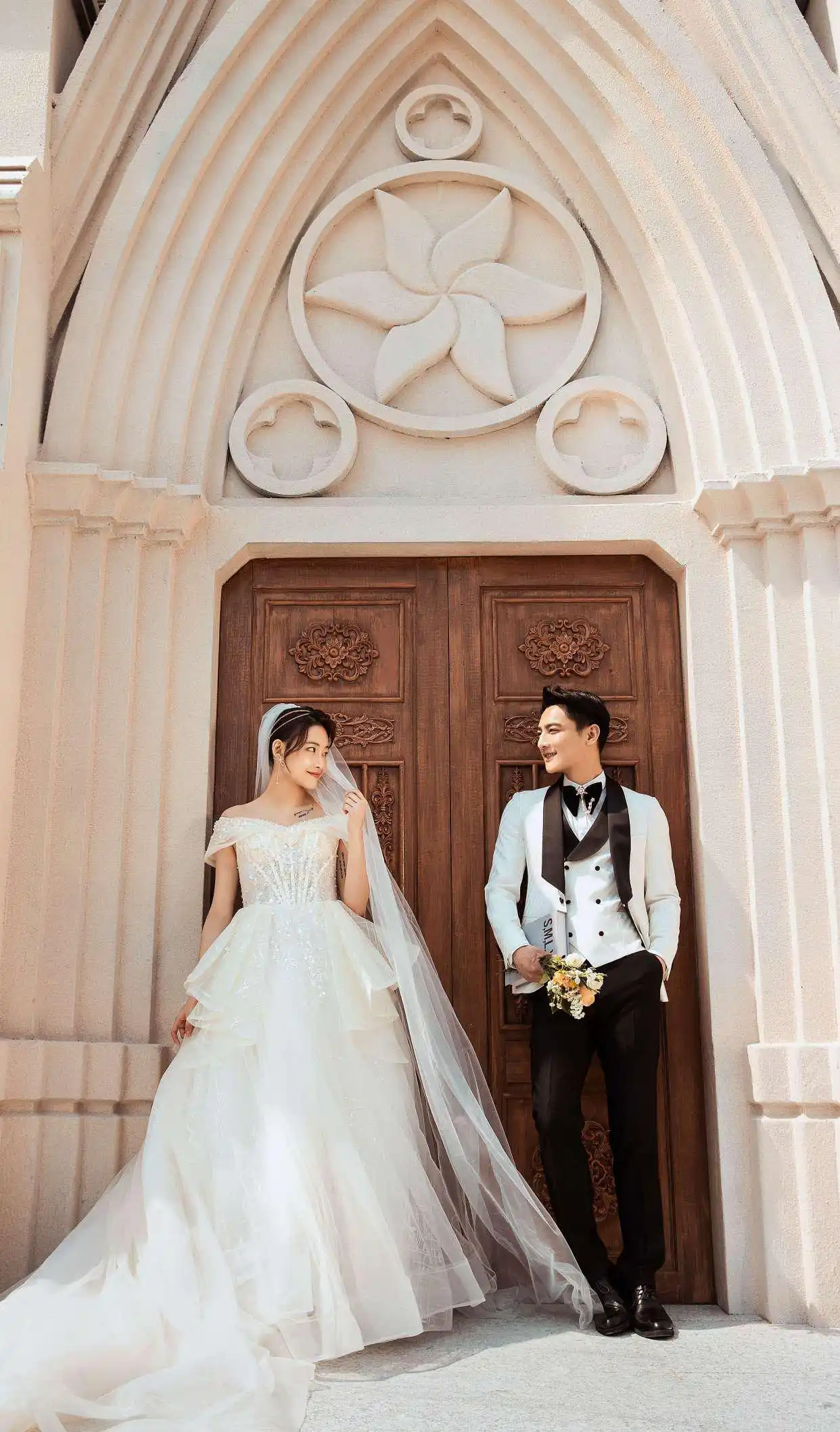 婚纱实景_拍婚纱照内景华丽图片大全_婚纱照集锦