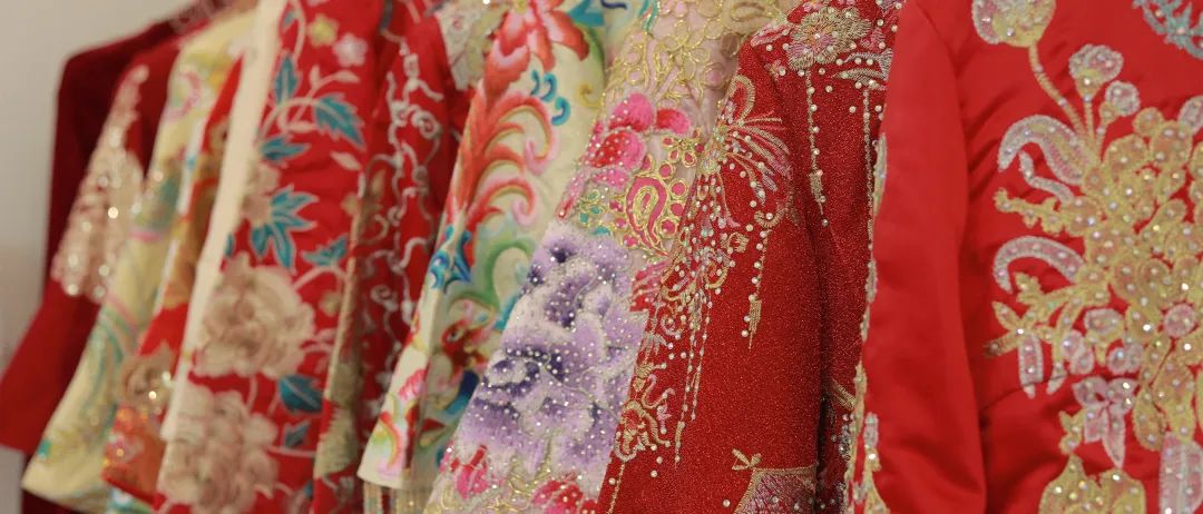 草坪阳光婚纱照外景_婚纱草坪外景照阳光图片大全_婚纱草地