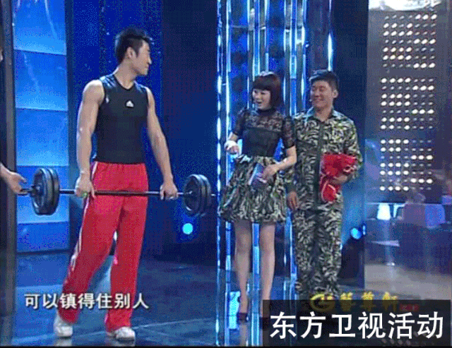 小龙教练教游泳_游泳小龙冠军图片女生_游泳冠军小龙女图片