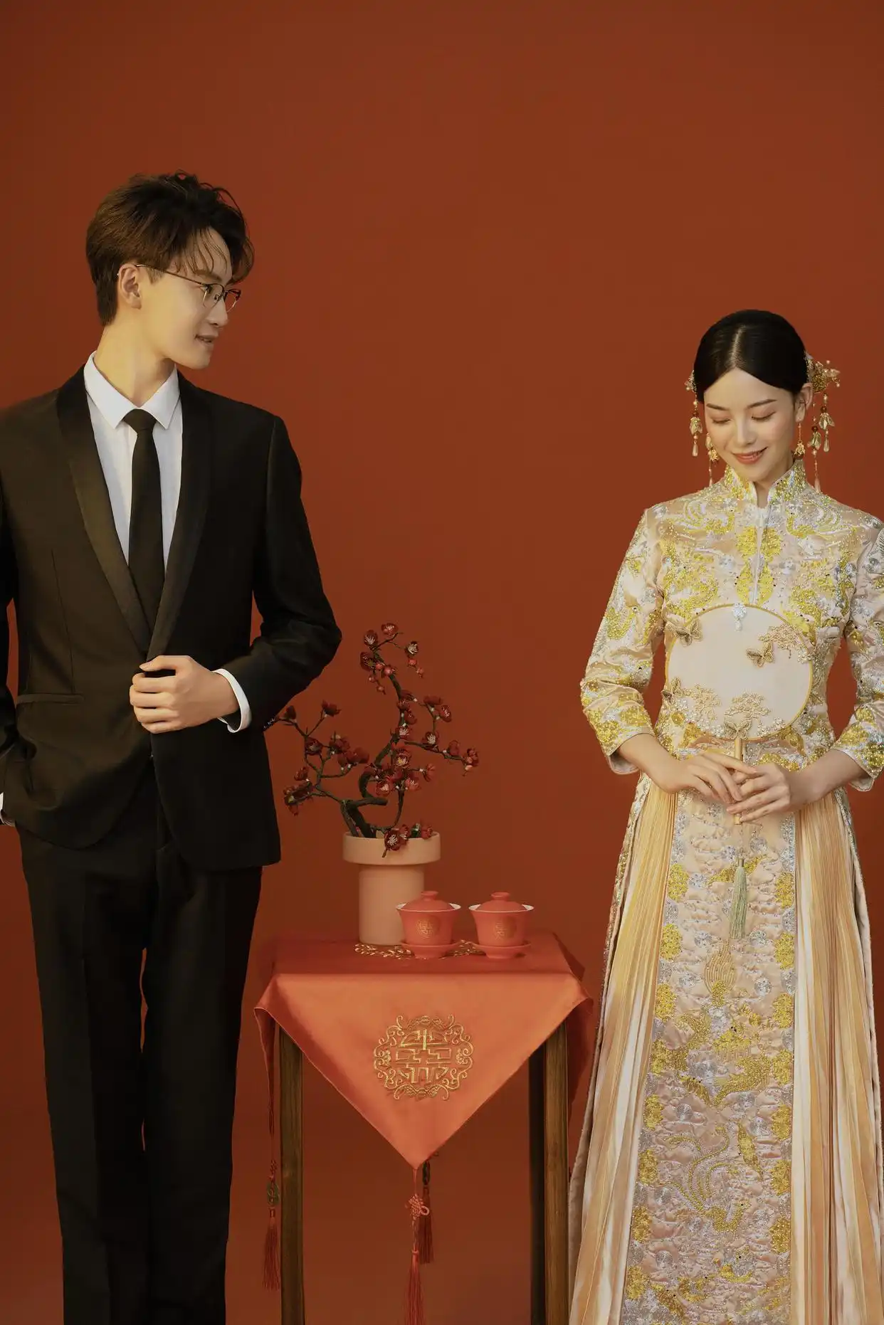 婚纱展示模特_婚纱照模特外景_婚纱拍照模特